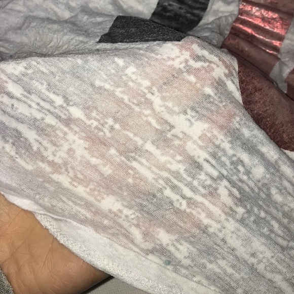 Crop top “LOVE” ♥️ - Picture 3 of 6